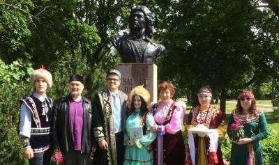 В Эстонии возложили цветы к памятнику Салавату Юлаеву