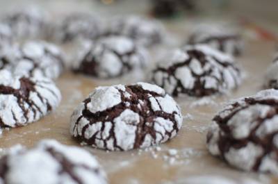 Рецепт шоколадного печенья с трещинками