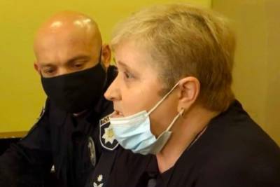 "Будешь писать кровью": на Львовщине уволили учительницу из-за угроз ножом ученику