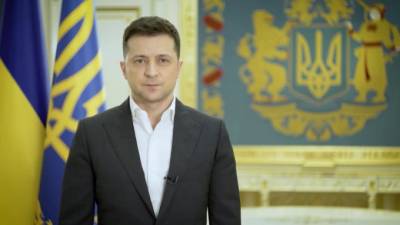 Зеленский: Украина не намерена "просить" о членстве в НАТО и ждет, что ее "пригласят"