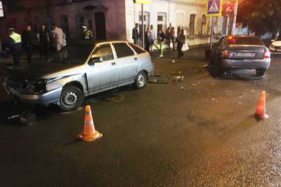 При столкновении двух машин в Тамбове пострадали три человека
