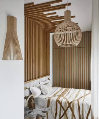 Деревянные рейки в спальне: 30 примеров
