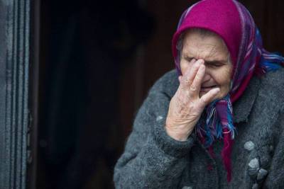 Подставные кровельщики обманули пенсионерку из Тверской области с помощью газеты