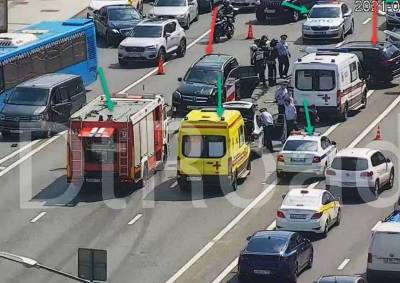 Эдвард Била - На Садовом кольце восстановлено движение после аварии с участием двух автомобилей - mskgazeta.ru - Москва