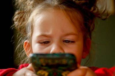 Как обезопасить ребенка в интернете на время каникул