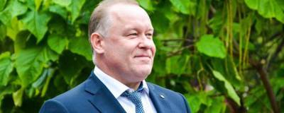 Бывшему вице-мэру Воронежа, попавшемуся на мошенничестве, разрешили гулять 2 дня в неделю