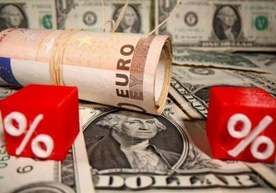 Курс валют на сегодня: доллар и евро стремительно падают