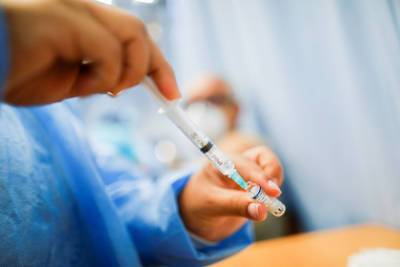Доктор Мясников рассказал о неизвестных свойствах прививки от коронавируса