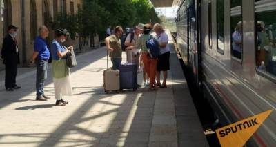 После паузы в полтора года: из Еревана в Батуми отправился первый поезд