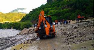 Дорожники отчитались о расчистке дорог в Дагестане после камнепада