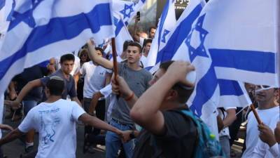 Под усиленной охраной: в Иерусалиме проходит Марш с флагами