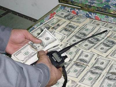 Эксперт: Банки вывезли рекордный объём валюты — это может повлиять на курс рубля
