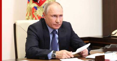 Путин поручил начать выплаты опекунам детей