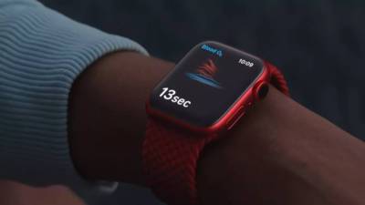 СМИ: Apple Watch смогут измерять температуру тела и уровень сахара в крови
