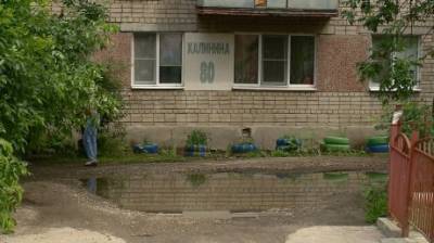 После каждого дождя вода затекает в подвал дома на Калинина, 80 - penzainform.ru