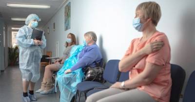 Половина украинцев планирует сделать прививку от коронавируса — опрос