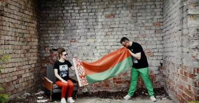 "Поздравляйте!": В Минске на оперную певицу возбудили дело после клипа с флагом
