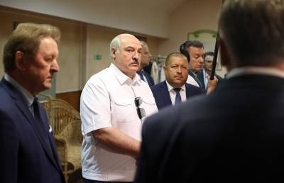 «Повыгоняешь начальников!» Лукашенко поручил передать Оршанскую фабрику художественных изделий льнокомбинату
