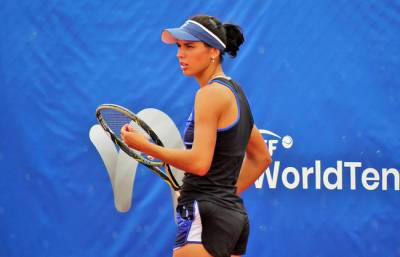 Страхова одержала победу на старте турнира ITF во Франции