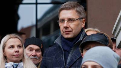 Суд отклонил жалобу Ушакова на отрешение от должности мэра Риги