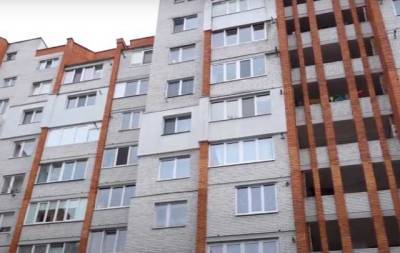 Відео з місця падіння дитини із сьомого поверху у Тернополі