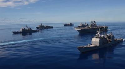 «Для противостояния Китаю»: США могут развернуть новую постоянную военно-морскую группу в Тихом океане