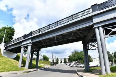 В центре Ярославля будут ремонтировать пешеходный мост