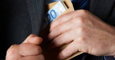 Двое латвийцев не уплатили в казну налоги на более 1 млн евро: VID обратился в прокуратуру