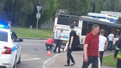 Автобус насмерть сбил девочку на самокате на переходе в Подмосковье