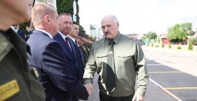 Александр Лукашенко в Шклове проводит встречу по вопросам территориальной обороны