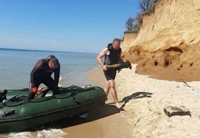 В Одесской области с затонувшего судна подняли снаряды времен Второй мировой войны