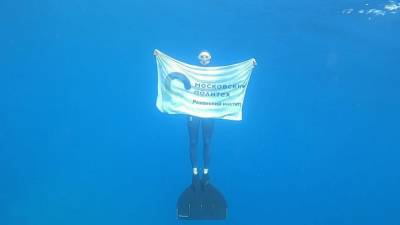 Флаг рязанского вуза опустили в море на глубину 65 метров