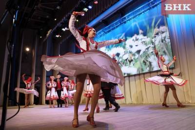 «Тыпыртон» и «Сурские мордовочки»: «Асъя Кыа» представит финно-угорскую культуру на масштабных гастролях по России