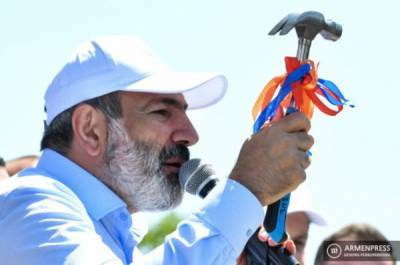 Пашинян с молотком: армянский омбудсмен счëл риторику премьера неприемлемой