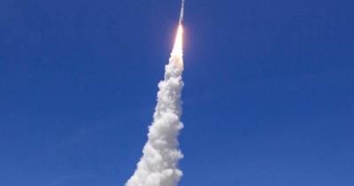 Пассажир самолета снял потрясающее видео запуска космической ракеты Atlas V (видео)