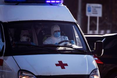 Власти объяснили очередь из 18 машин скорой помощи в российской больнице