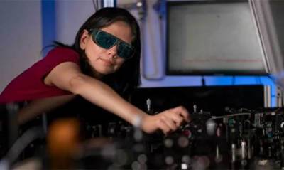 Ученые изобрели очки, позволяющие видеть в темноте