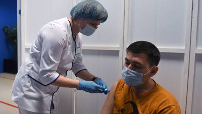 Источник: делать вакцинацию обязательной по всей России пока не планируется