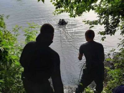 Плавал с братом на надувном матрасе: в Харьковской области утонул шестилетний ребенок