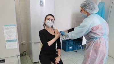 Песков опроверг информацию об обязательной вакцинации от коронавируса в России