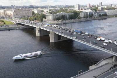 Разведение Ладожского моста остановит движение трассы «Кола»