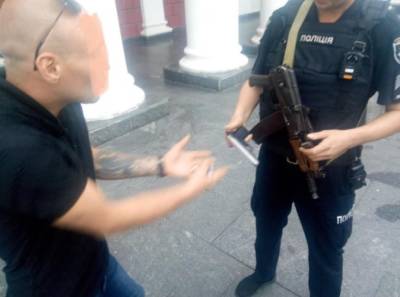 В Одессе пьяный устроил стрельбу возле мэрии