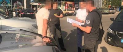На Луганщине начальника сектора криминальной полиции задержали при получении взятки