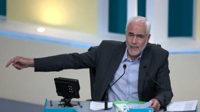 Из президентской гонки в Иране выбыл один из двух реформистов