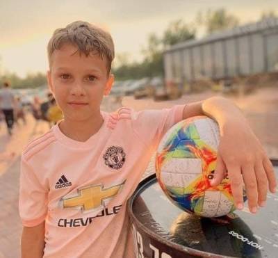 Мяч перед игрой Бельгия — Финляндия вынесет 11-летний футболист из Красноярска