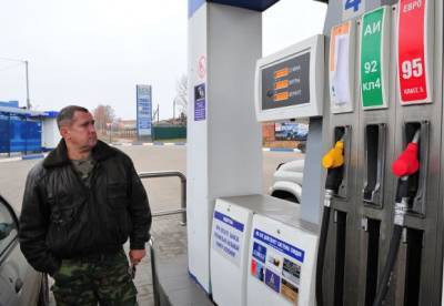 Розничные цены на бензин непрерывно растут уже больше месяца