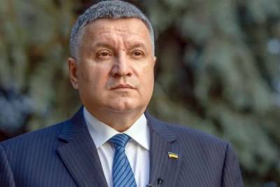 НВ: В Офисе президента обсуждают отставку Авакова