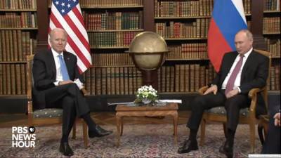 Саммит США-Россия: обозреватели удивляются пунктуальности Путина и говорят о "хаотичном" начале встречи