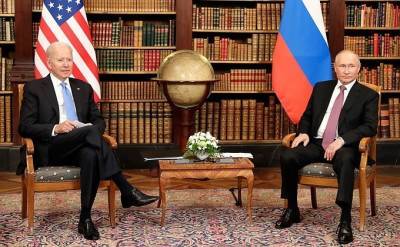 Встреча президентов РФ и США: кивок Байдена и давка журналистов