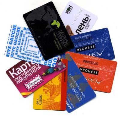 Компании стали отходить от использования пластиковых бонусных и скидочных карт
